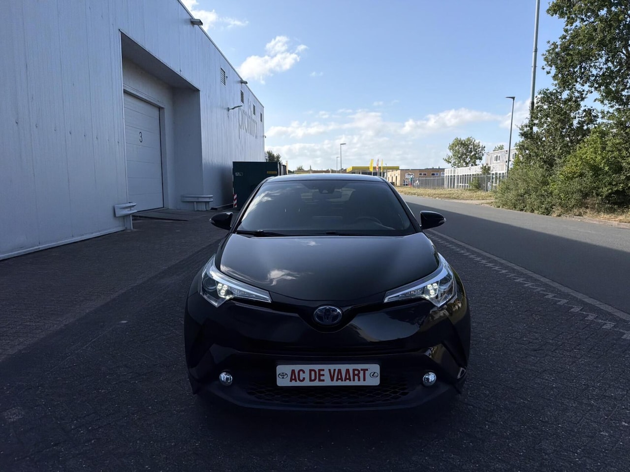 Toyota C-HR - 1.8 Hybrid Executive - ACC/NAVI/CAMERA/NAP - AutoWereld.nl