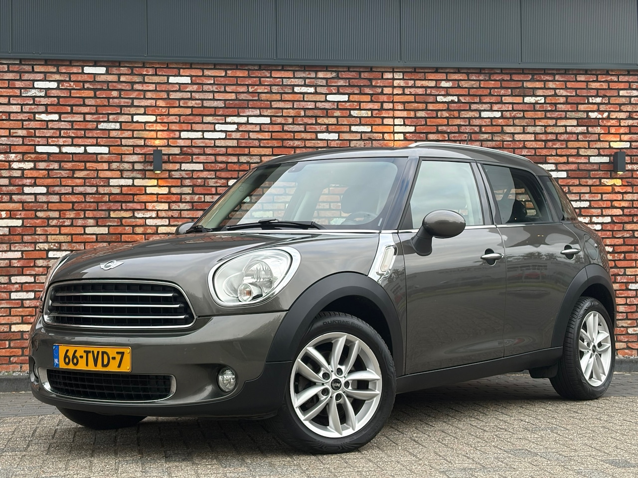 MINI Countryman - 1.6 Cooper Business Automaat Nav/Cruise Stoelverw Orig.NL Voll.Onderhouden! - AutoWereld.nl