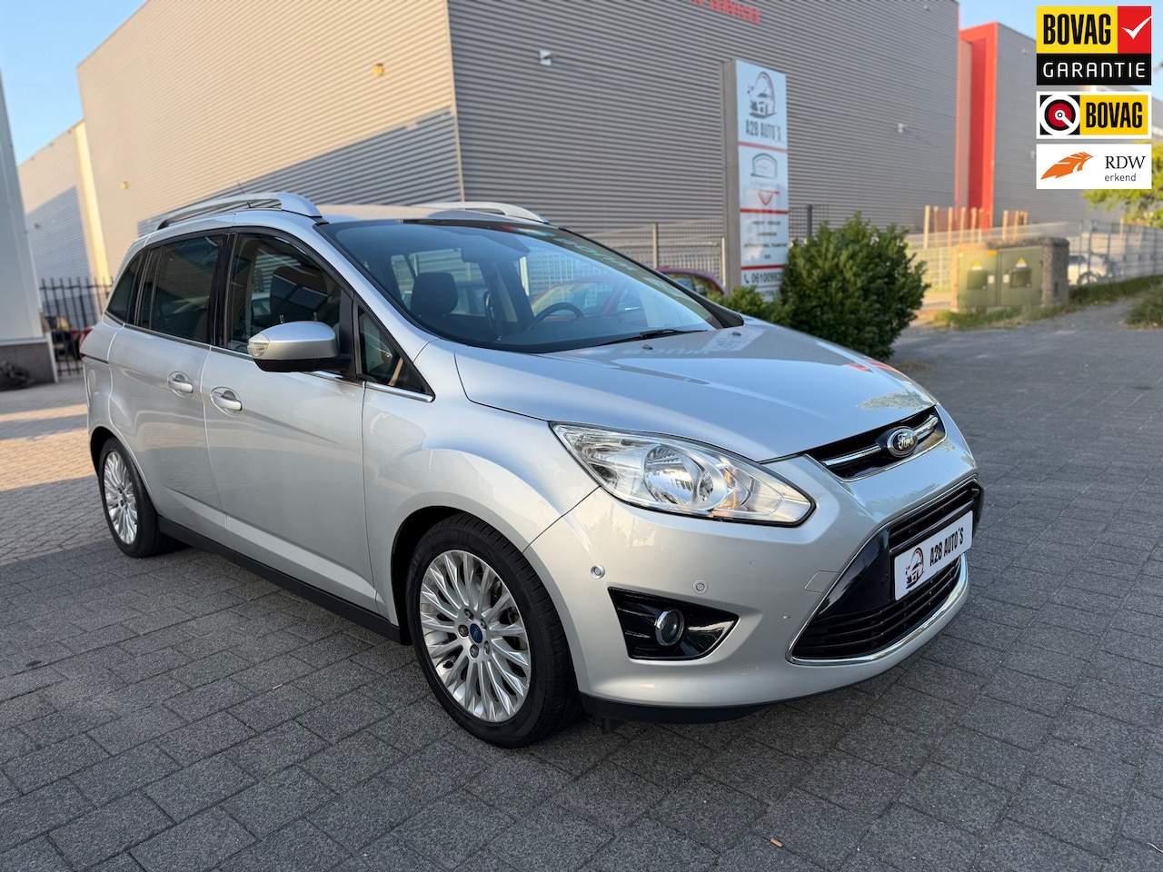 Ford Grand C-Max - 1.0 Titanium 7p. | Airco|Distr. vervangen|NAP|Camera - AutoWereld.nl