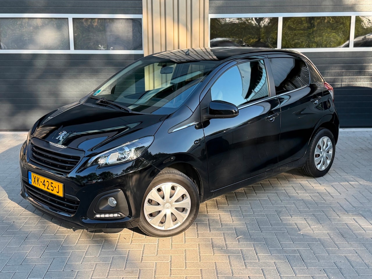 Peugeot 108 - 1.0 e-VTi Active TOP! | Apple CarPlay | Airco | Camera - AutoWereld.nl