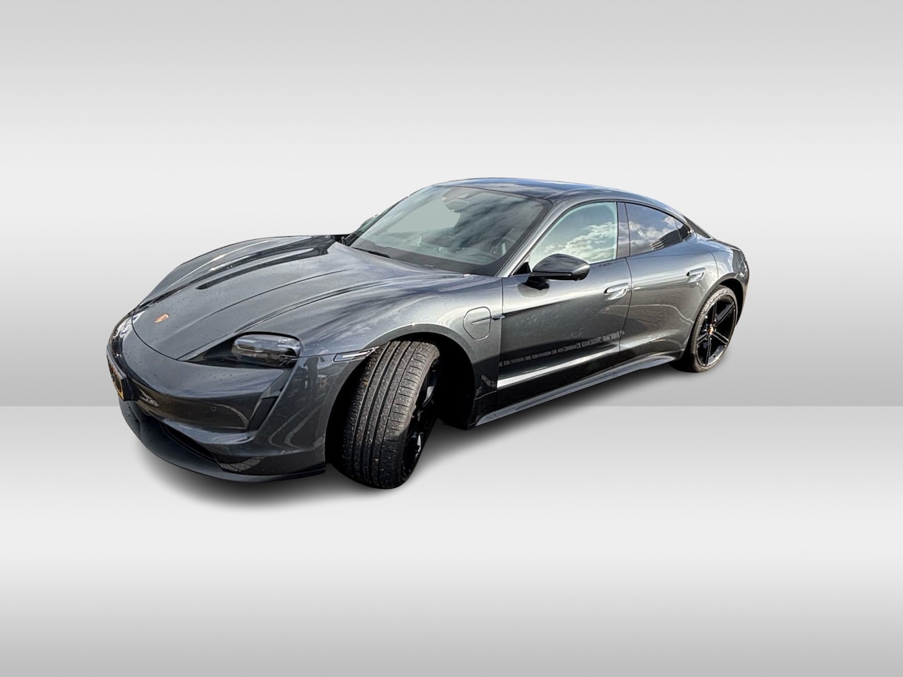 Porsche Taycan - 4S Performance 84 kWh / Panoramadak / 360Camera / Passenger Display / Luchtvering / 21'' / - AutoWereld.nl