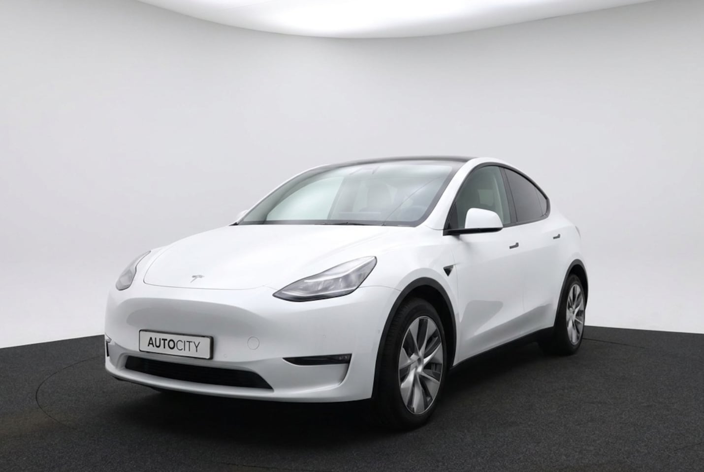 Tesla Model Y - RWD 58 kWh | Origineel NL auto | Trekhaak afneembaar - AutoWereld.nl