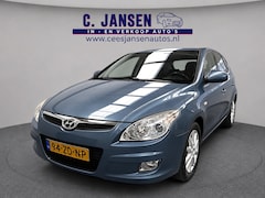 Hyundai i30 - 1.6i Dynamic Business | Airco (automatisch) | Alarmsysteem | Lichtmetalen velgen 16"