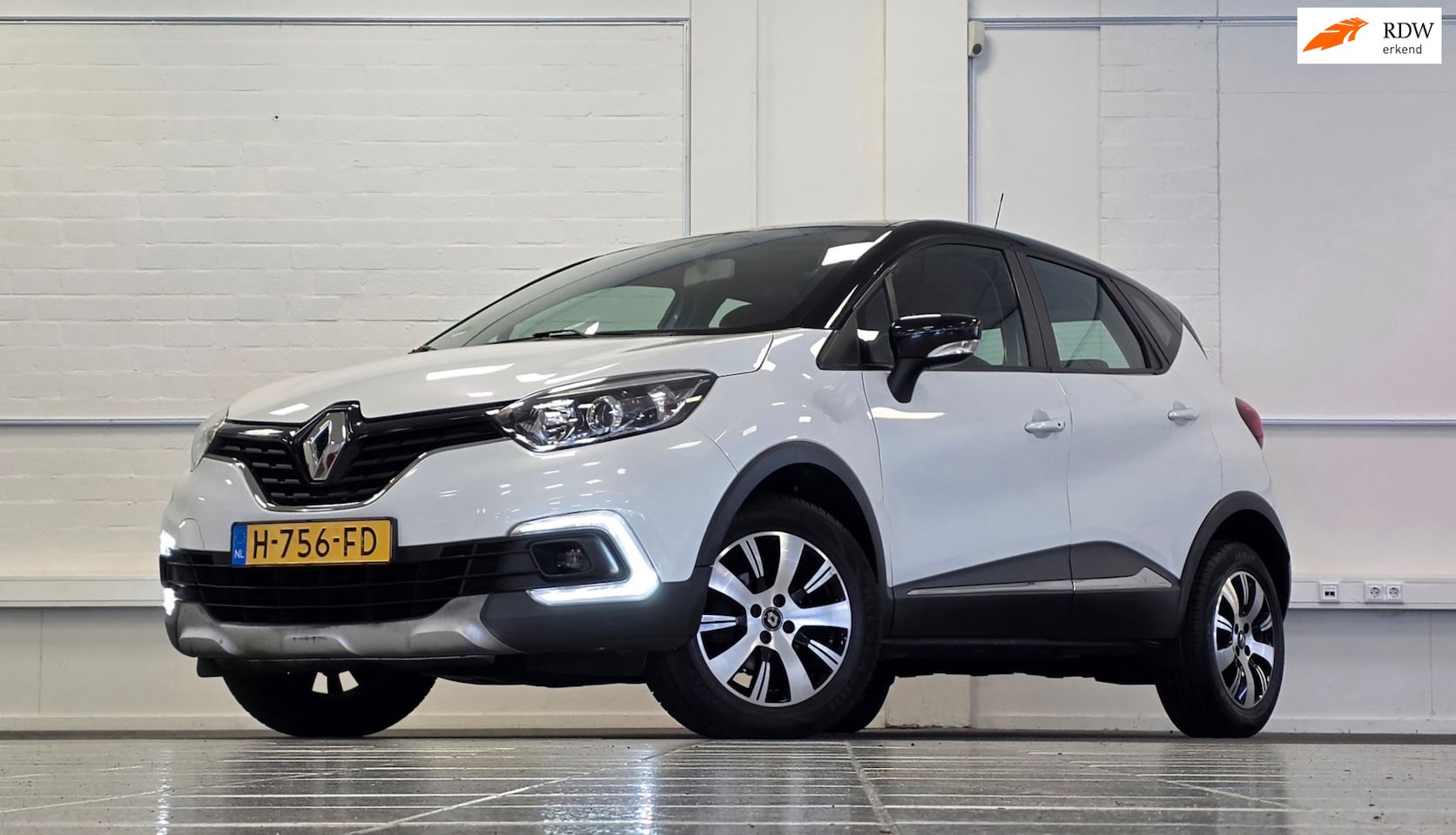 Renault Captur - 0.9 TCe Zen LED Navigatie Lerenbekleding Garantie - AutoWereld.nl