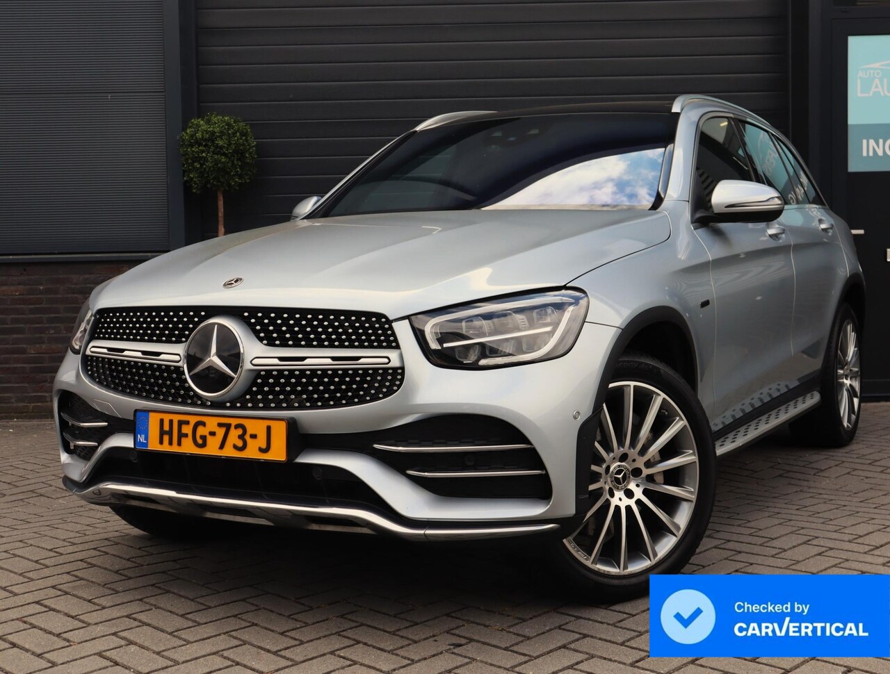 Mercedes-Benz GLC-klasse - 300e 4MATIC AMG Line | Pano | Trekhaak | Burmester | ACC | Apple Carplay/Android Auto - AutoWereld.nl