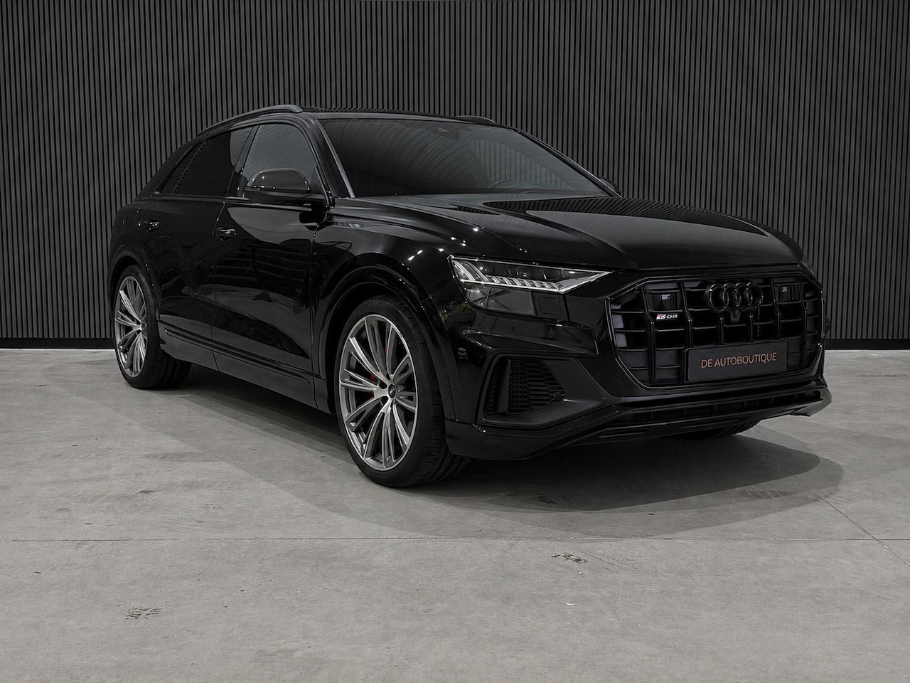 Audi Q8 - 4.0 TFSI SQ8 Quattro / Carbon Int&Ext / Pano / 4WD Besturing - AutoWereld.nl