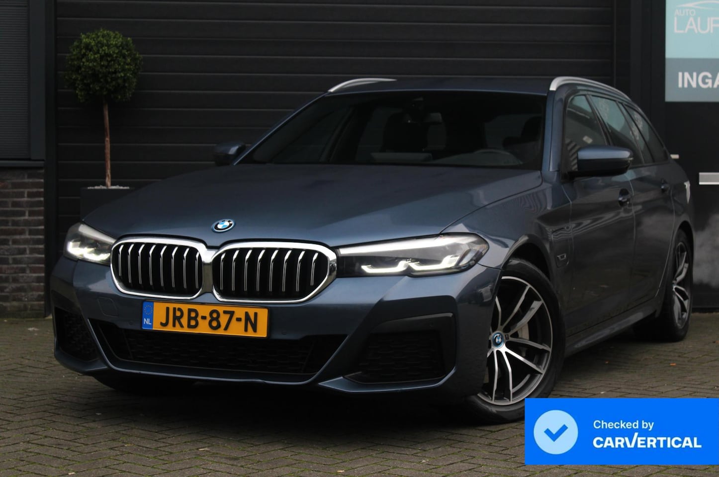 BMW 5-serie Touring - 530e M-Sport | Stuur en Stoelverwarming | Sfeerverlichting - AutoWereld.nl