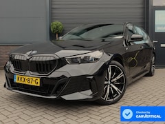 BMW 5-serie Touring - 530e xDrive M Sport | Pano | Memory | Lazer | HUD | H+K | Bomvol