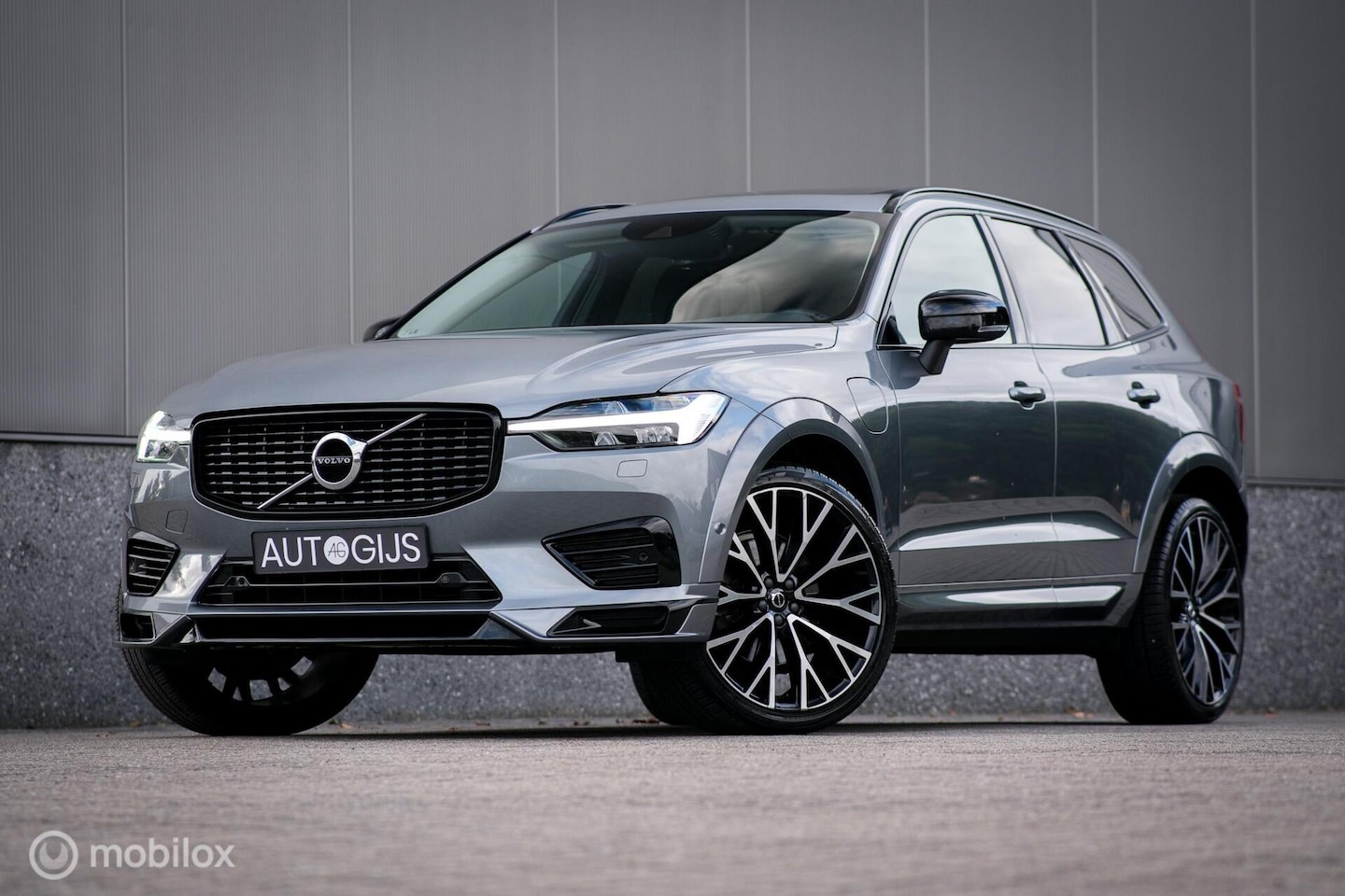 Volvo XC60 - Recharge T6 AWD R-Design | HEICO pakket | 22 inch | Panorama | Leder | Uniek | Zeer mooi | - AutoWereld.nl