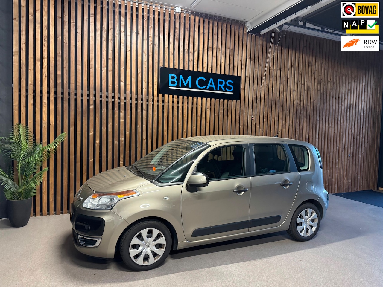 Citroën C3 Picasso - 1.4 VTi Aura Airco,Trekhaak, Cruise - AutoWereld.nl