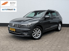 Volkswagen Tiguan - 2.0 TSI 4Motion Highline TREKHAAK l LEDER l CAMERA l ACC