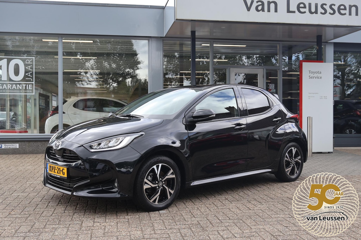 Toyota Yaris - 1.5HYBRID 115 STYLE STOEL-STUUR VERW. AD-CRUISE LED-KOPLAMPEN APPLE/ANDROID PRIVACY GLASS - AutoWereld.nl