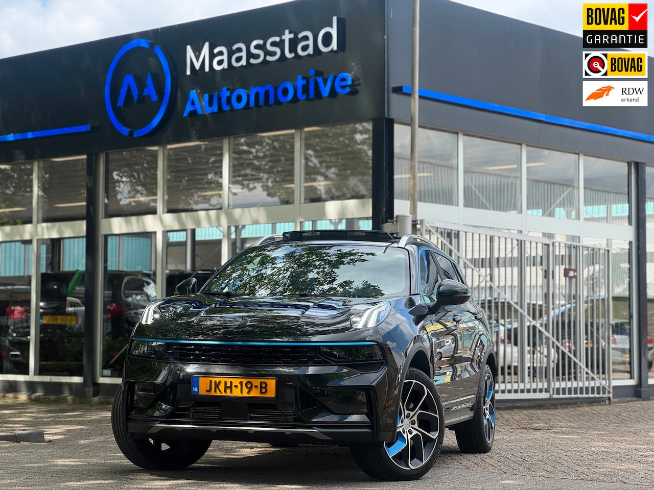 Lynk & Co 01 - 1.5 Pano 360Cam Infinity Zwarte hemel Lage KMS - AutoWereld.nl