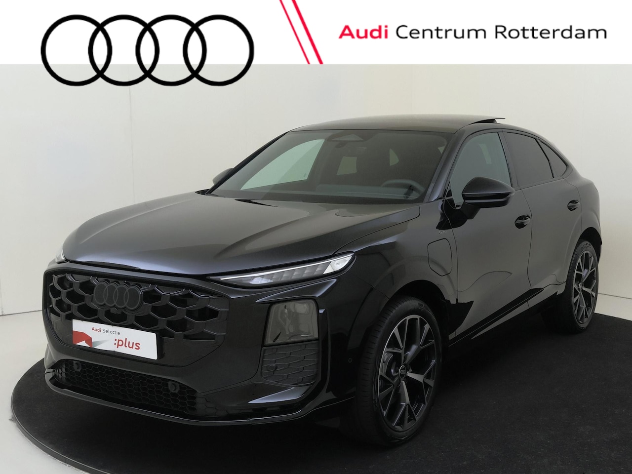 Audi Q3 Sportback - 1.5 e-hybrid S edition | SoH 100% | Panoramadak | Trekhaak | Tech Plus | Keyless | Parkeer - AutoWereld.nl