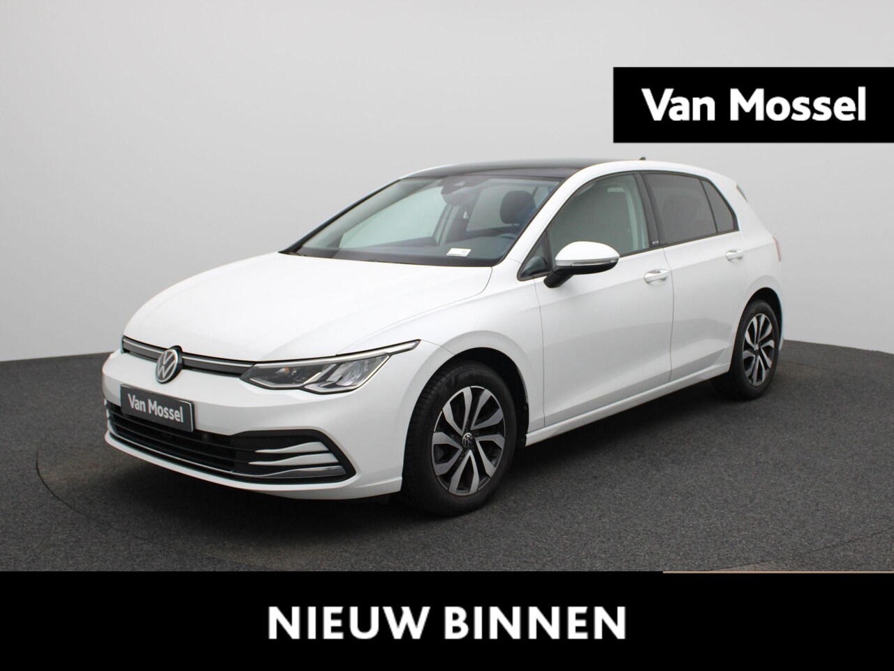 Volkswagen Golf - 1.0 eTSI Life | Automaat | Panorama dak | Virtual cockpit | Parkeer sensoren | Stoel/stuu - AutoWereld.nl