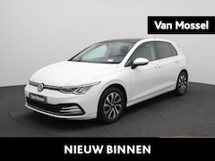 Volkswagen Golf - 1.0 eTSI Life | Automaat | Panorama dak | Virtual cockpit | Parkeer sensoren | Stoel/stuur