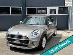 MINI 3-Deurs - 1.5 One Handgeschakeld • 96.244 km • 16 inch lichtmetalen velgen • Apple CarPlay • Navigat