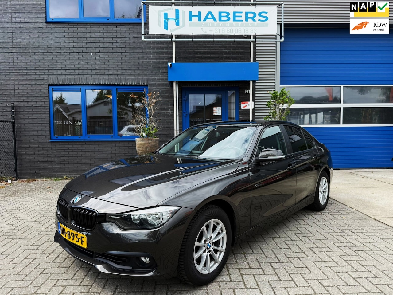 BMW 3-serie - 318i Essential 136PK|Origineel NL|Face Lift|Navigatie|Automaat|Led dagrij|Cruise Control|P - AutoWereld.nl