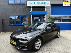 BMW 3-serie - 318i Essential 136PK|Origineel NL|Face Lift|Navigatie|Automaat|Led dagrij|Cruise Control|P