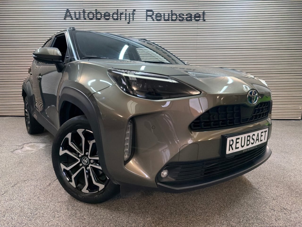 Toyota Yaris Cross - 1.5 Hybrid Executive Clima Carplay Cruise Navi Stoelverw, Led Incl 12Mnd Garantie - AutoWereld.nl
