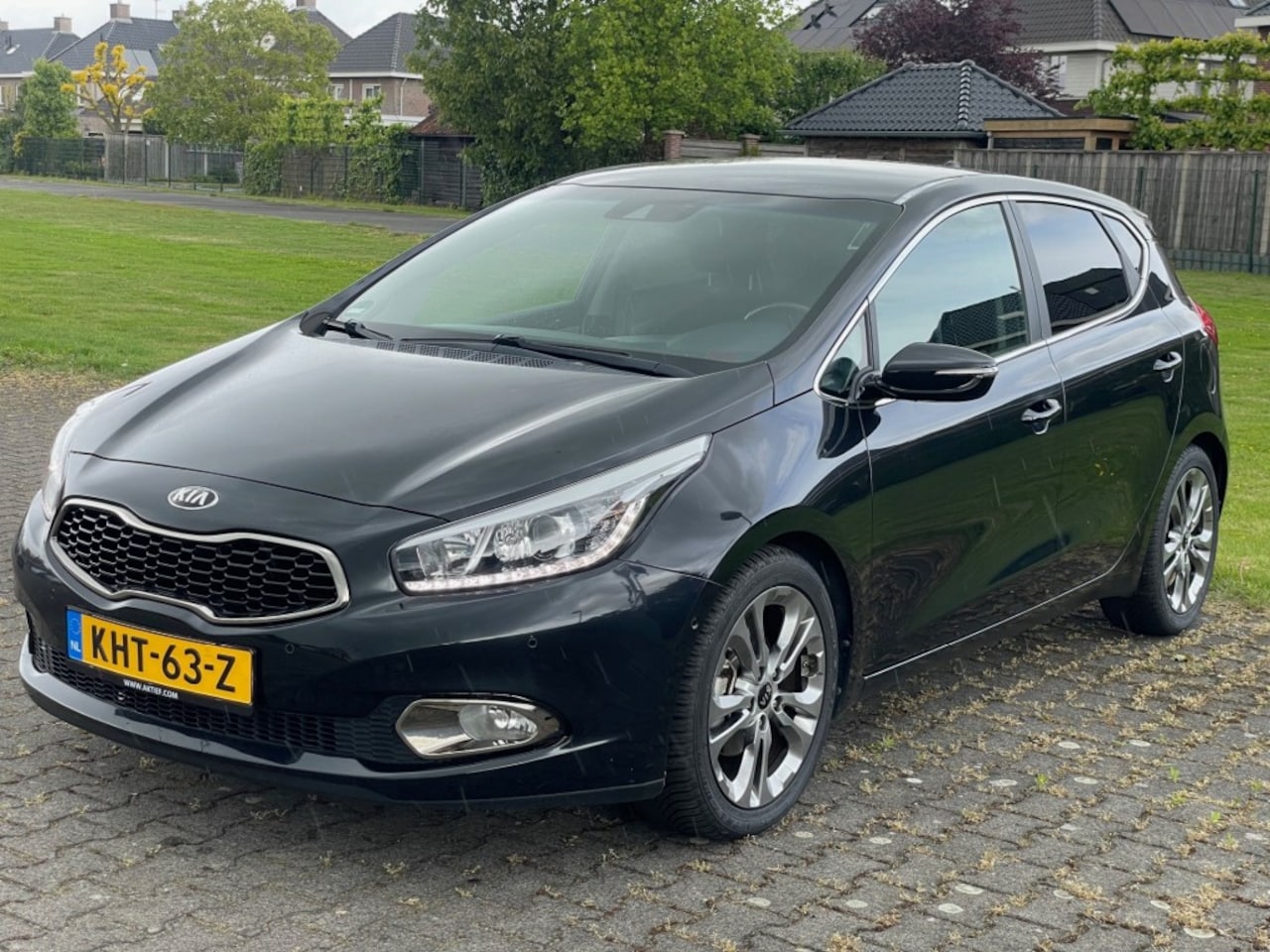 Kia Cee'd - 1.6 GDI Business Line Automaat/ Clima/ Cruise/ LM/ PDC/ Privacy - AutoWereld.nl