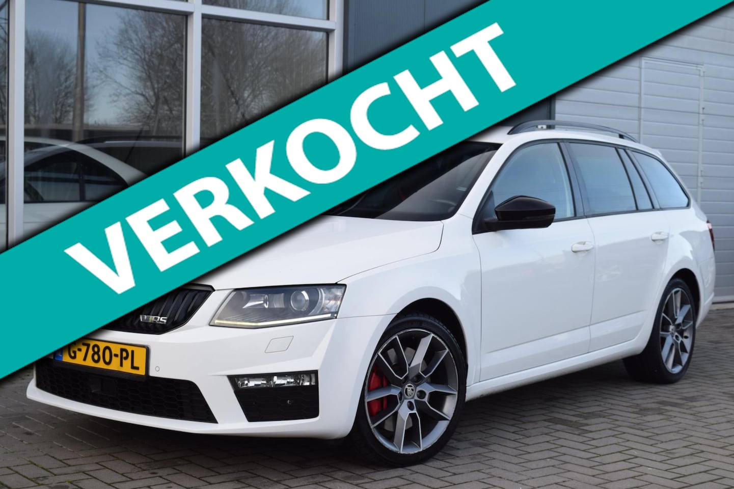 Skoda Octavia Combi - 2.0 TDI RS | Kuipstoelen | DSG | Navi | APK 11-2026 - AutoWereld.nl