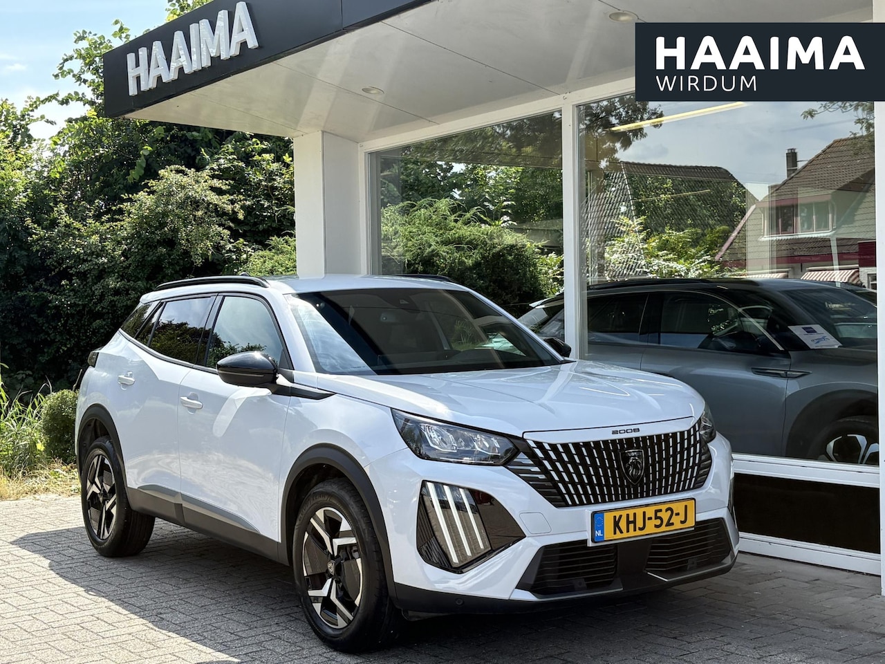 Peugeot 2008 - 1.2T 100pk Allure | Facelift model | Parkeersensoren voor + achter | Apple Carplay/Android - AutoWereld.nl