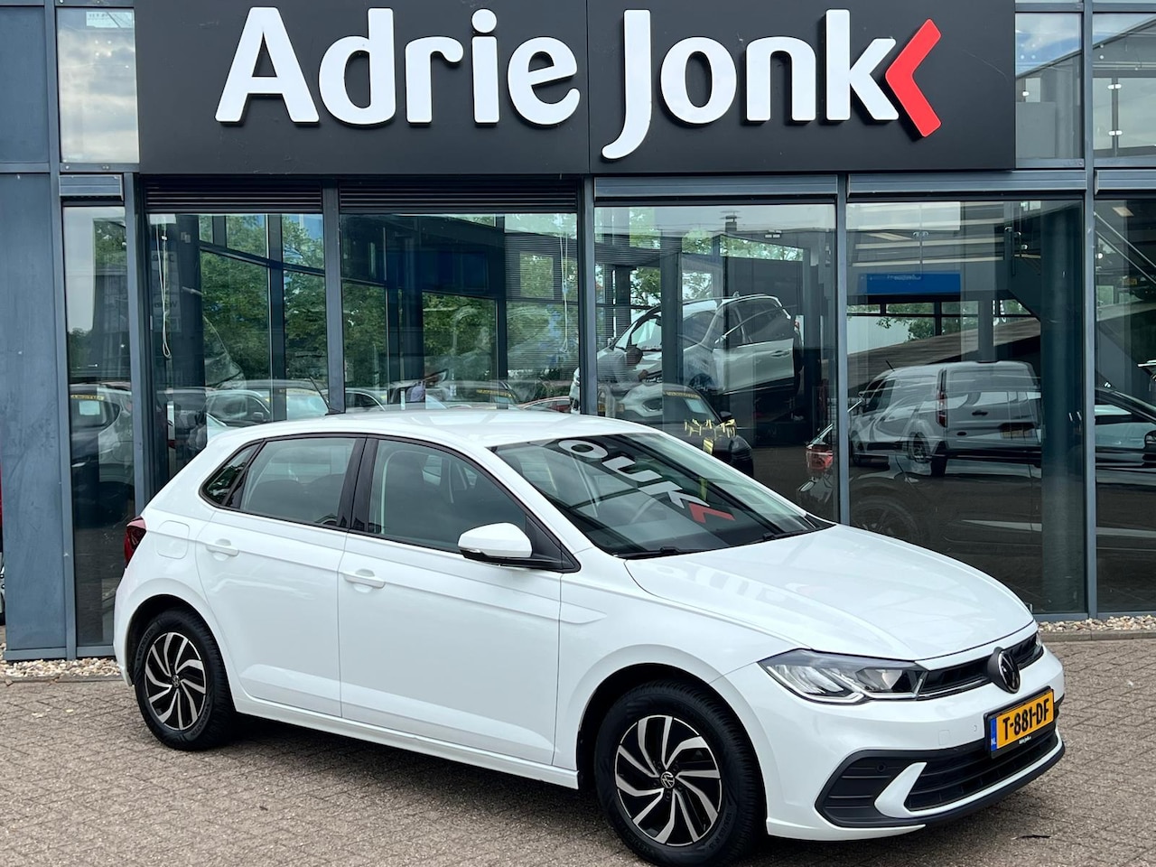Volkswagen Polo - 1.0 TSI Go PARKEERSENSOREN V+ A | APPLE CARPLAY/ANDROID AUTO | LM VELGEN | AIRCO | - AutoWereld.nl