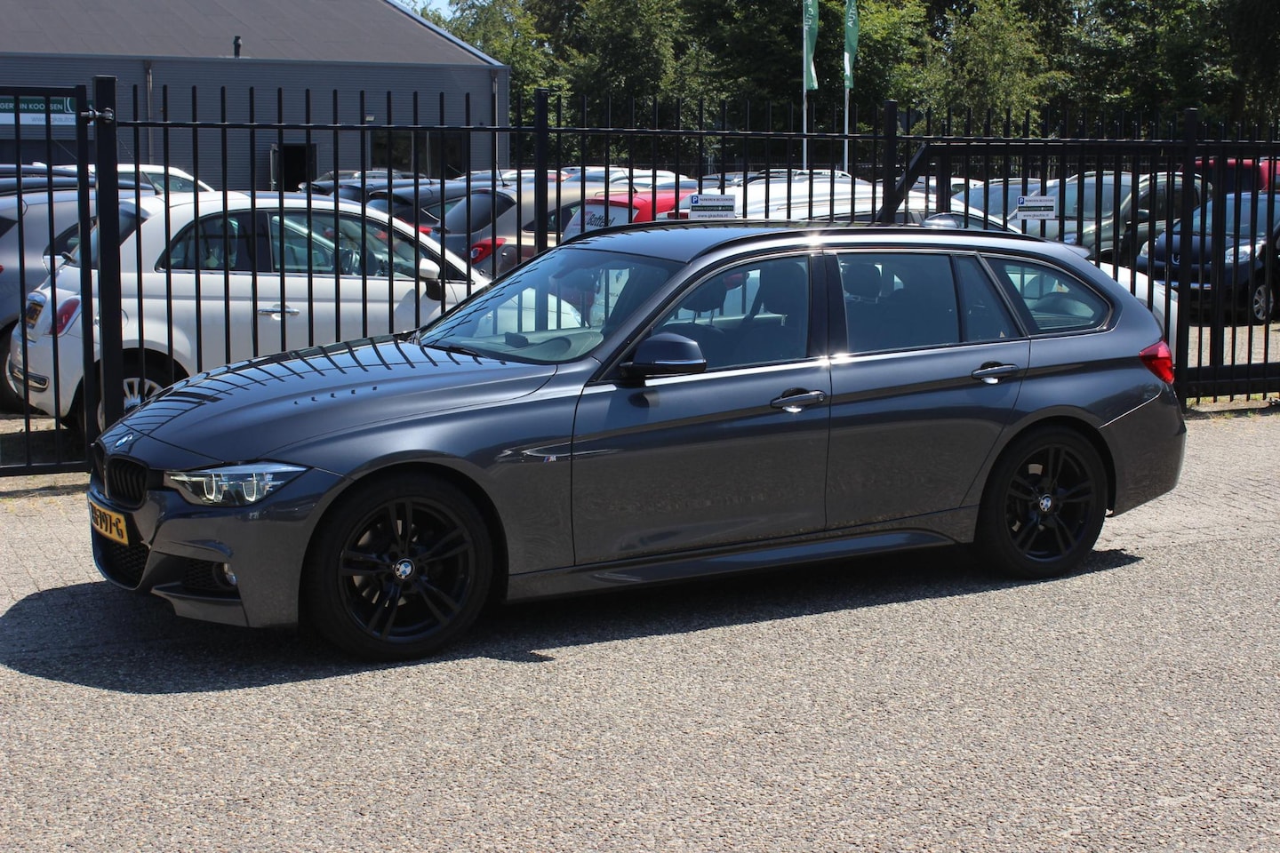 BMW 3-serie Touring - 318i Automaat M Sport Edition - AutoWereld.nl