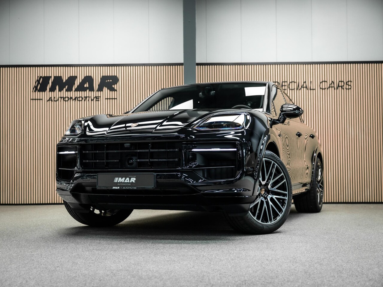 Porsche Cayenne Coupé - Black edition Meestr. achteras / 22 inch / sportstoelen / 3e scherm / BOSE - AutoWereld.nl