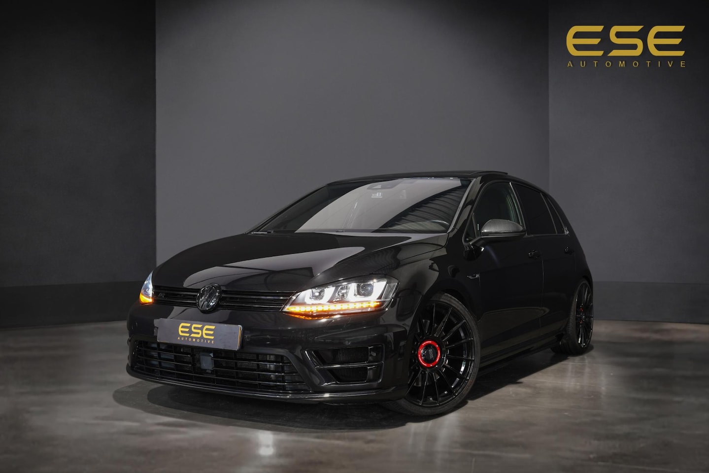 Volkswagen Golf - 2.0 TSI R | Pano | Camera | Dynaudio | Onderhouden - AutoWereld.nl