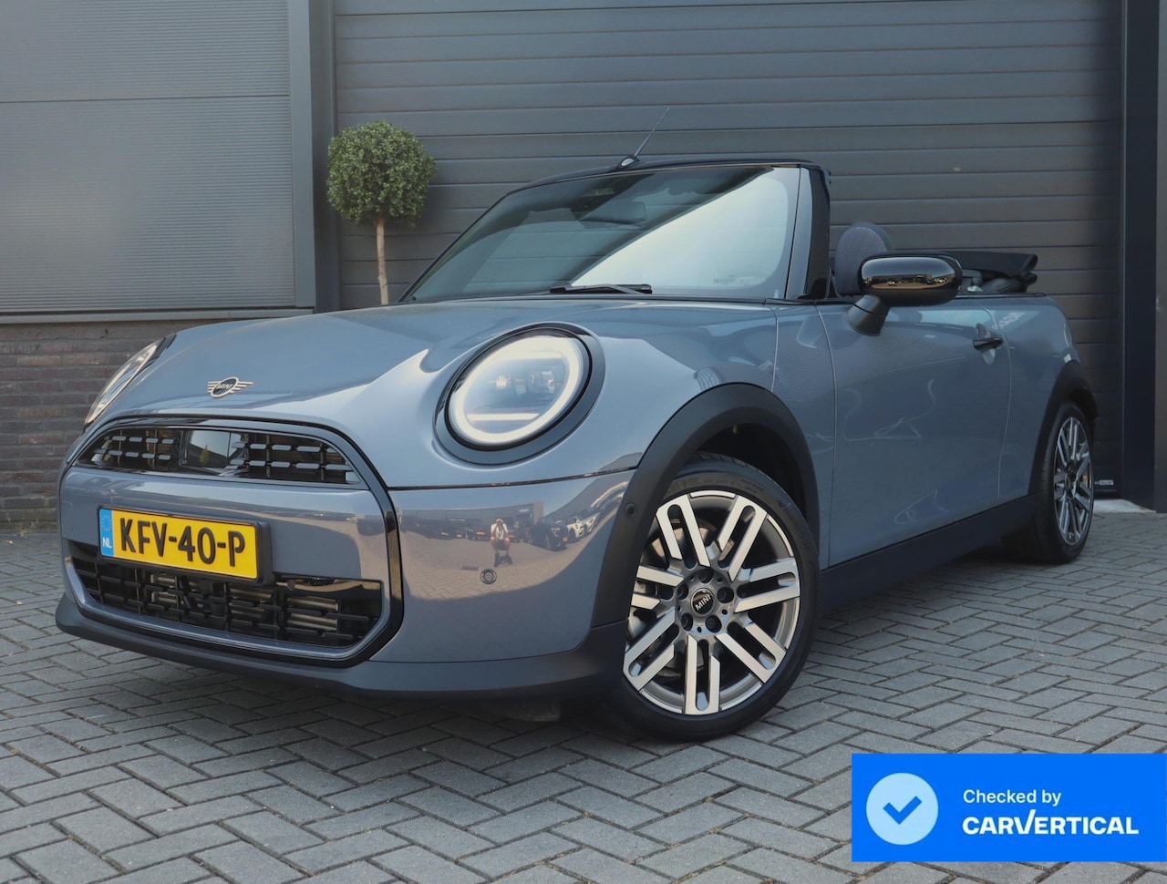 MINI Cabrio - 2.0 Cooper C Classic M | Camera | Carplay | HUD | 17 Inch | Stoel en Stuurverwarming - AutoWereld.nl