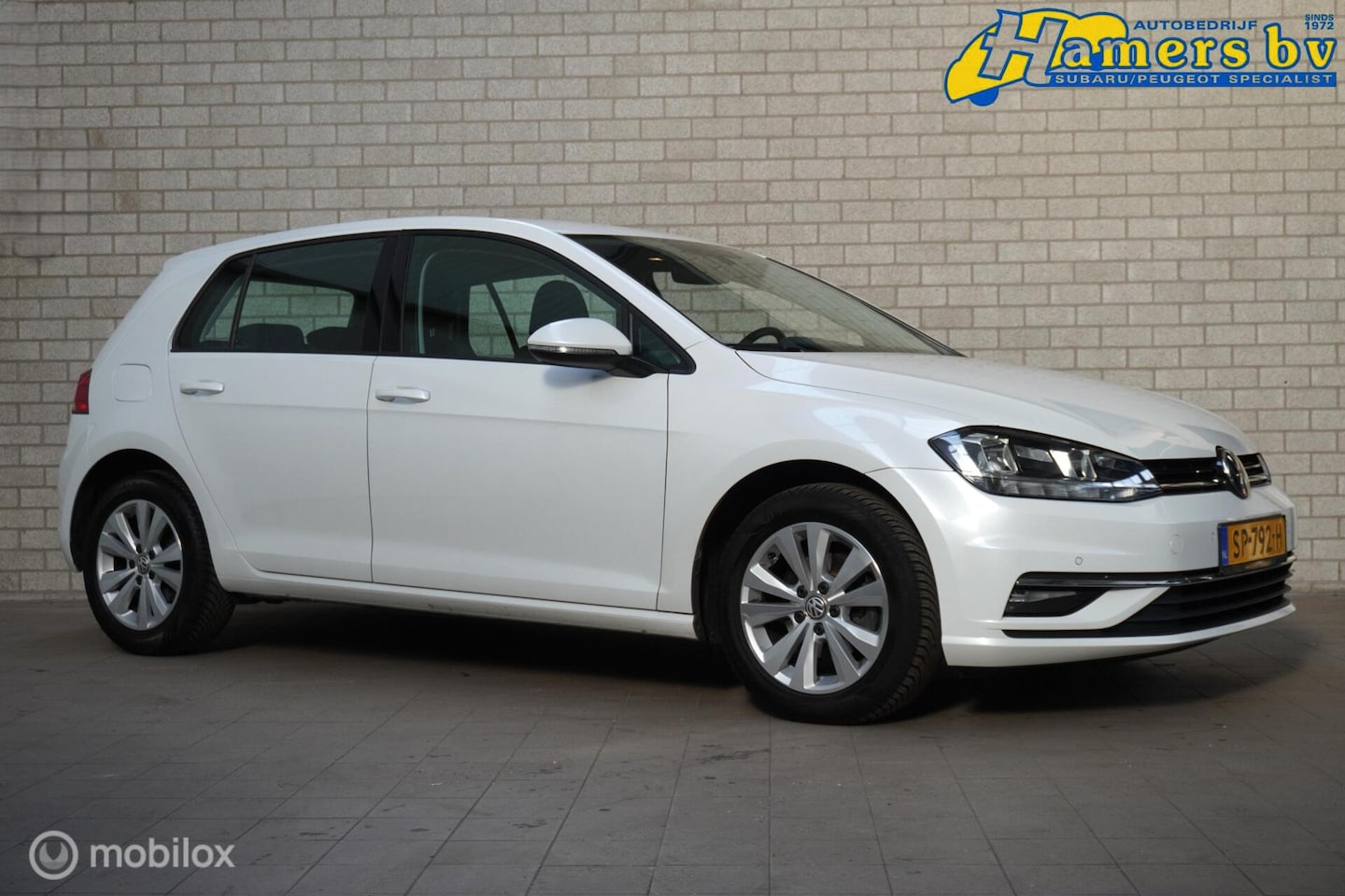 Volkswagen Golf - 1.0 TSI Highline 1.0 TSI Highline - AutoWereld.nl