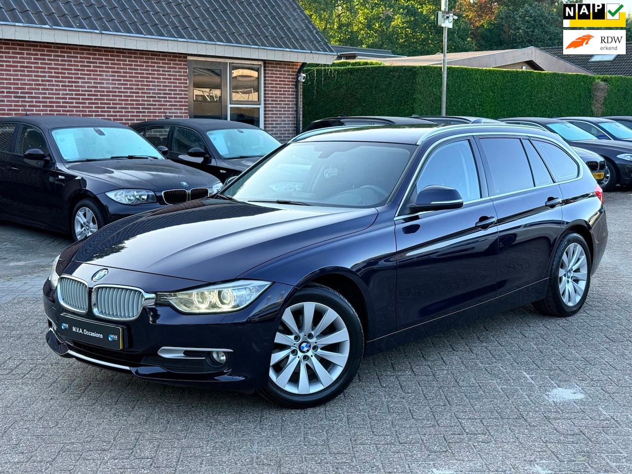 BMW 3-serie Touring - 316i Executive|Nieuwe Ketting + Klepseals|Navi|Half Leder|Cruise control|Climate control|N - AutoWereld.nl