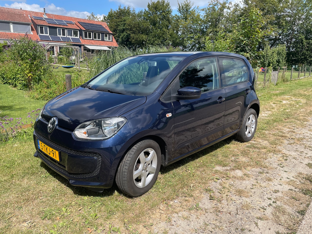 Volkswagen Up! - 1.0 move up! BlueMotion Cruise | Airco | Parkeersensoren | Afneembare trekhaak - AutoWereld.nl
