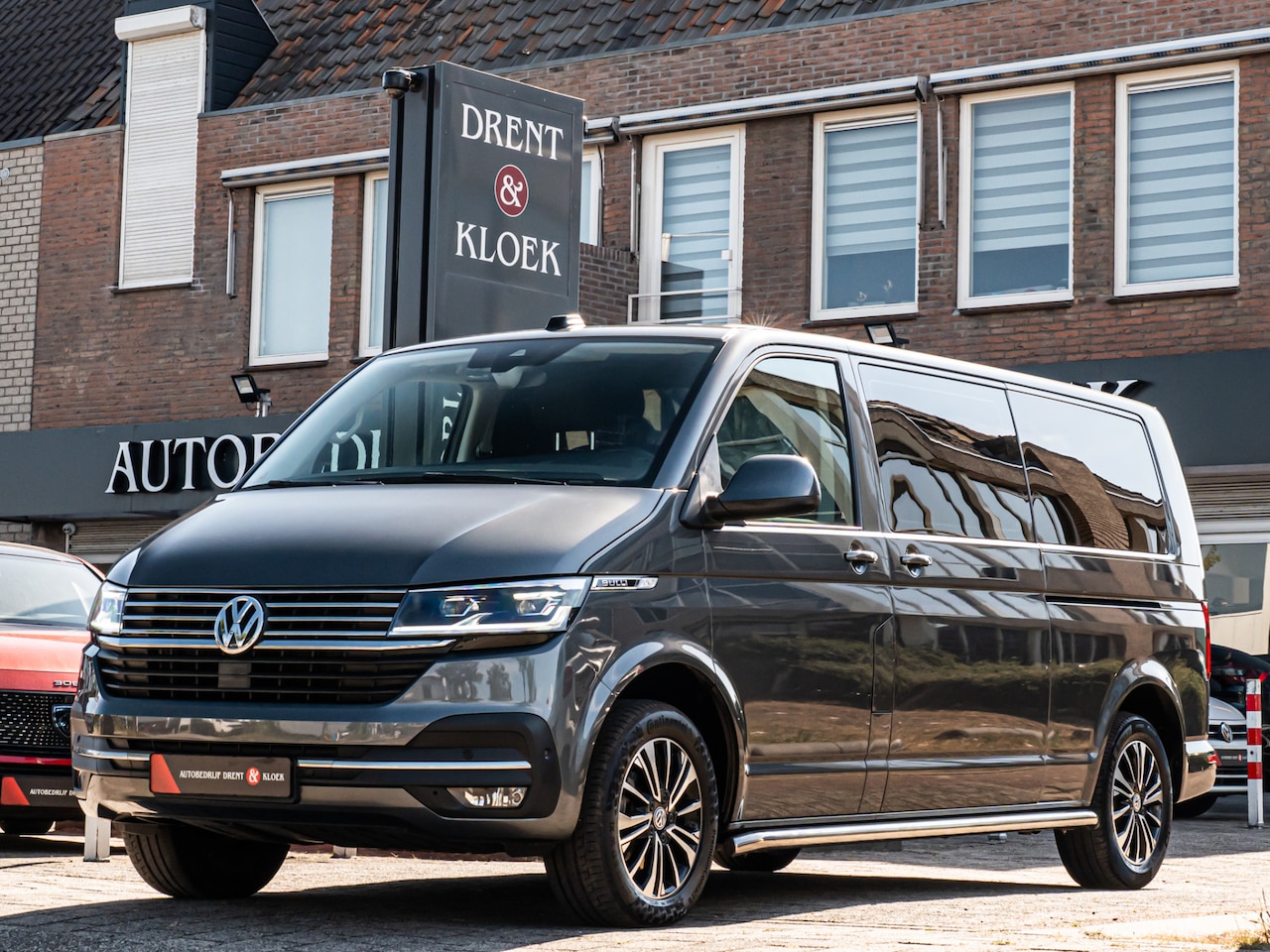 Volkswagen Transporter - 2.0 TDI L2H1 28 Bulli ORG NL VIRTUAL DASH FULL LED ELEK DUBBEL SCHUIFDEUR CAMERA - AutoWereld.nl