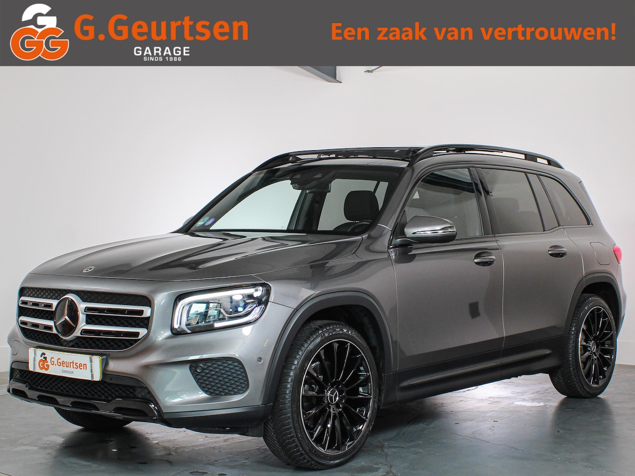 Mercedes-Benz GLB - 180 Luxury 7-Persoons, Panoramadak, Leder, Sfeerverlichting, Trekhaak, Apple Carplay/Andro - AutoWereld.nl
