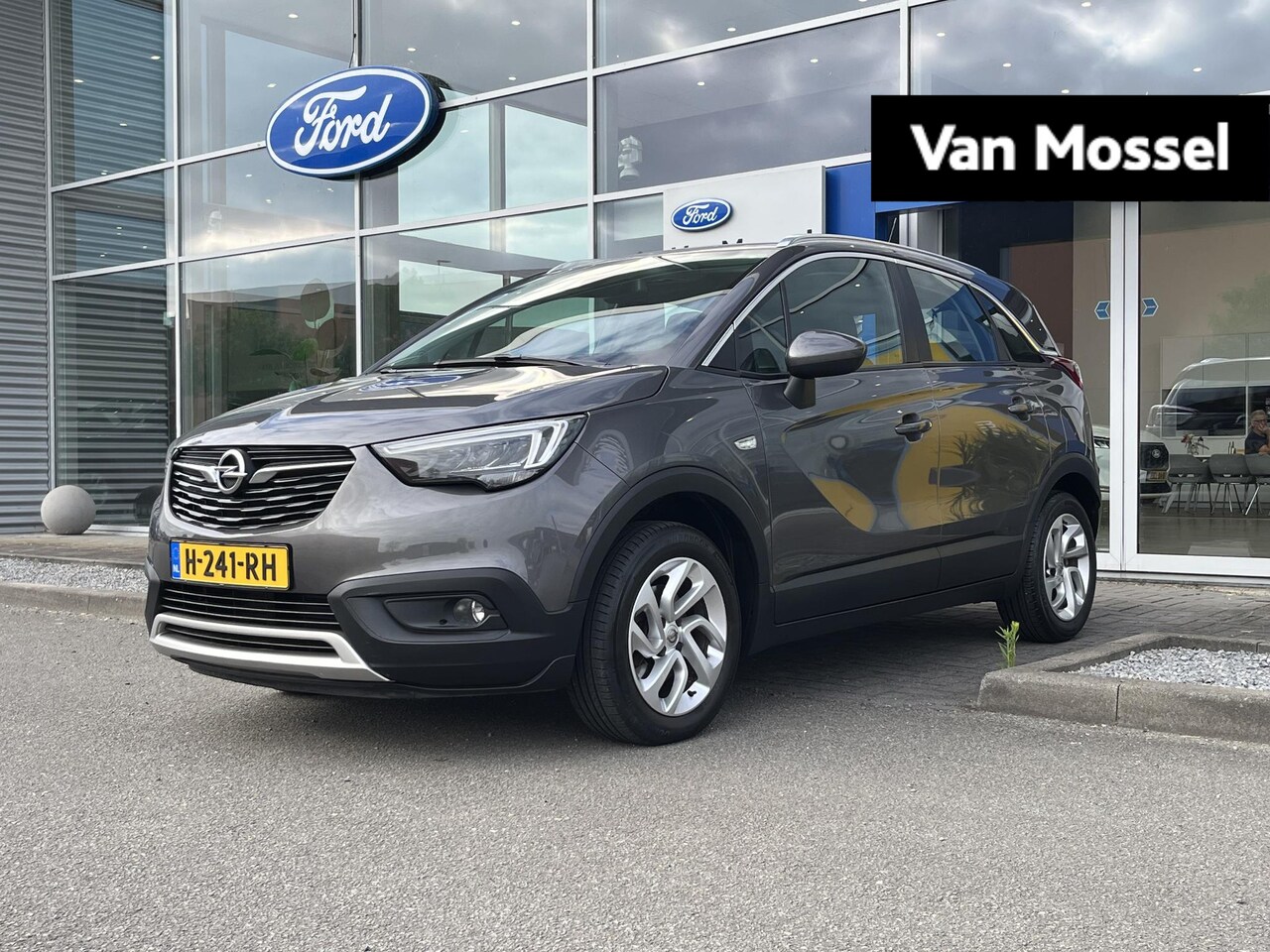 Opel Crossland X - 1.2 Turbo Innovation | Automaat | Climate Control | Cruise Control | Trekhaak | Parkeersen - AutoWereld.nl