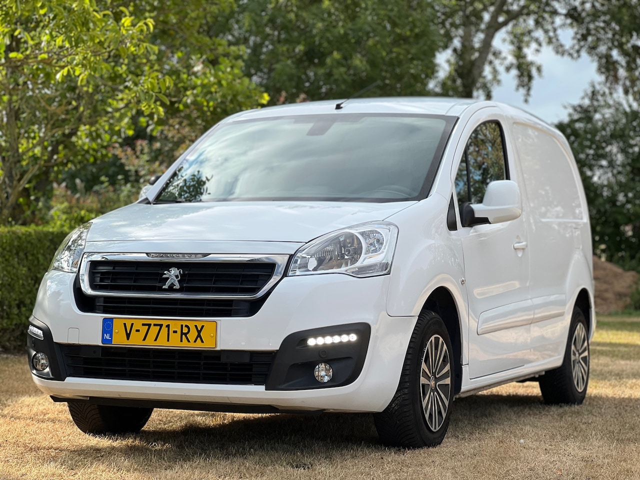 Peugeot Partner - 120 1.6 BlueHDi 75 Premium Pack - AutoWereld.nl