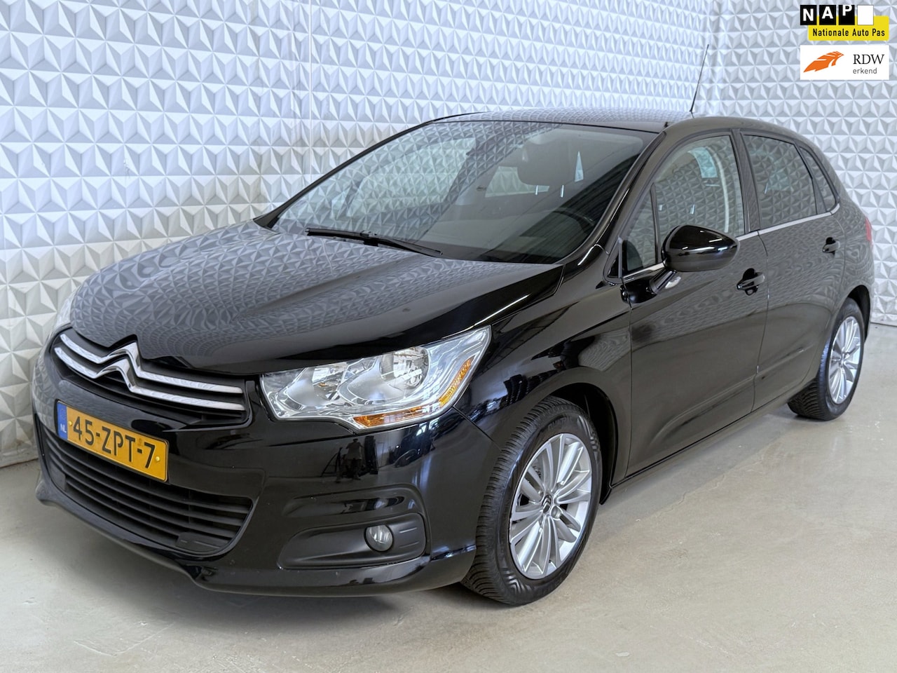 Citroën C4 - 1.6 VTi in SUPER NETTE STAAT! 158.000km (2013) - AutoWereld.nl