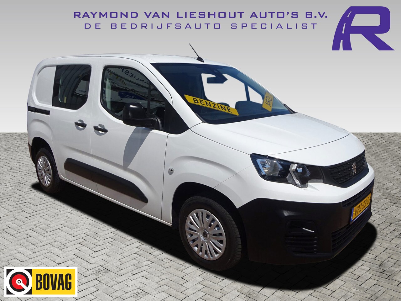 Peugeot Partner - 1.2 PureTech Pro BENZINE AIRCO NAVI CRUISE CONTROL PDC SCHUIFDEUR - AutoWereld.nl