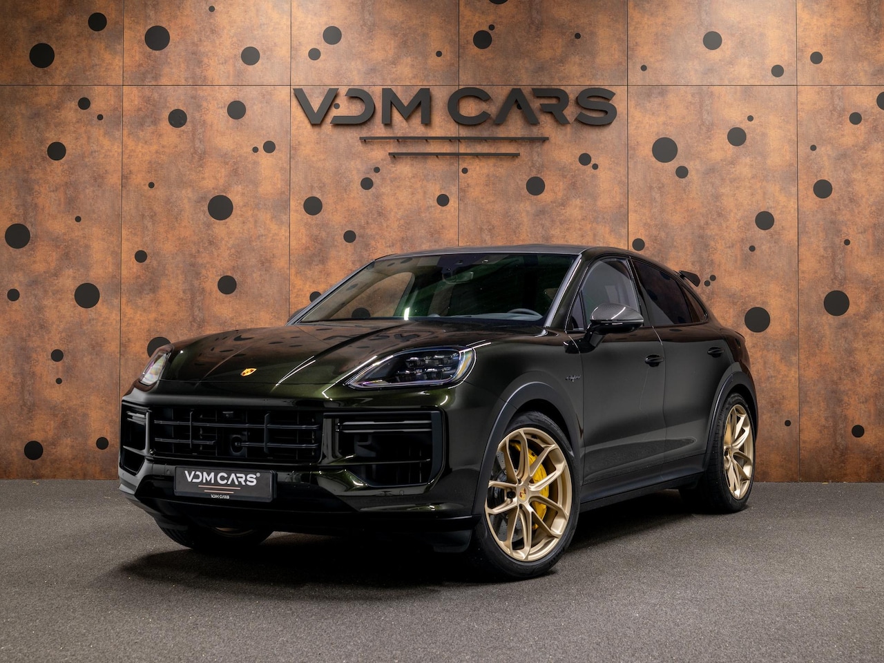 Porsche Cayenne Coupé - 4.0 Turbo E-Hybrid GT | PTS | Stiksel | Burmester | Achterasbest. | Bijrijdersdisp. | 18-w - AutoWereld.nl