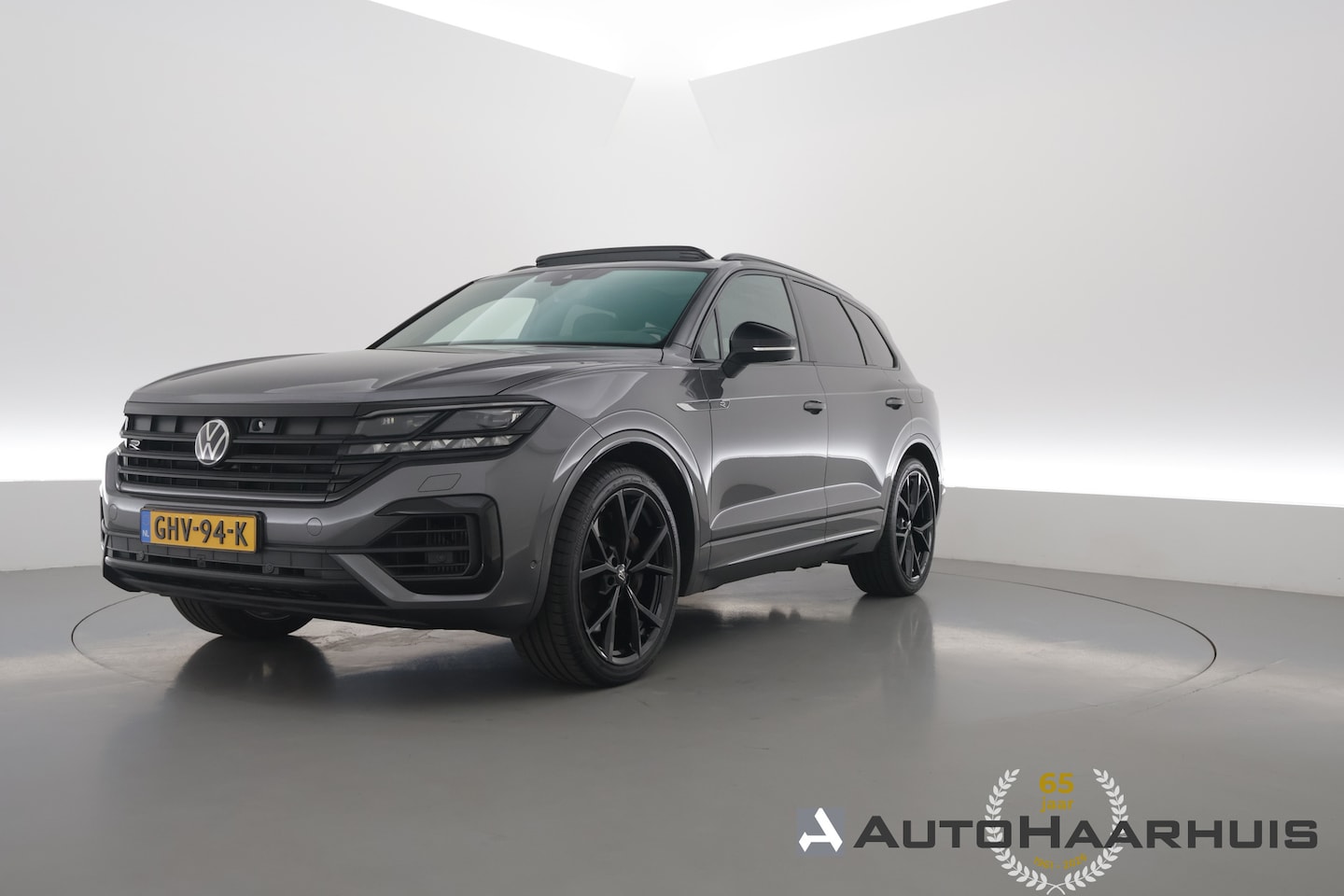 Volkswagen Touareg - 3.0 TSI 462pk eHybrid 4MOTION R | Rijklaar! | Elek. Trekhaak | Luchtvering | Ventilatie | - AutoWereld.nl