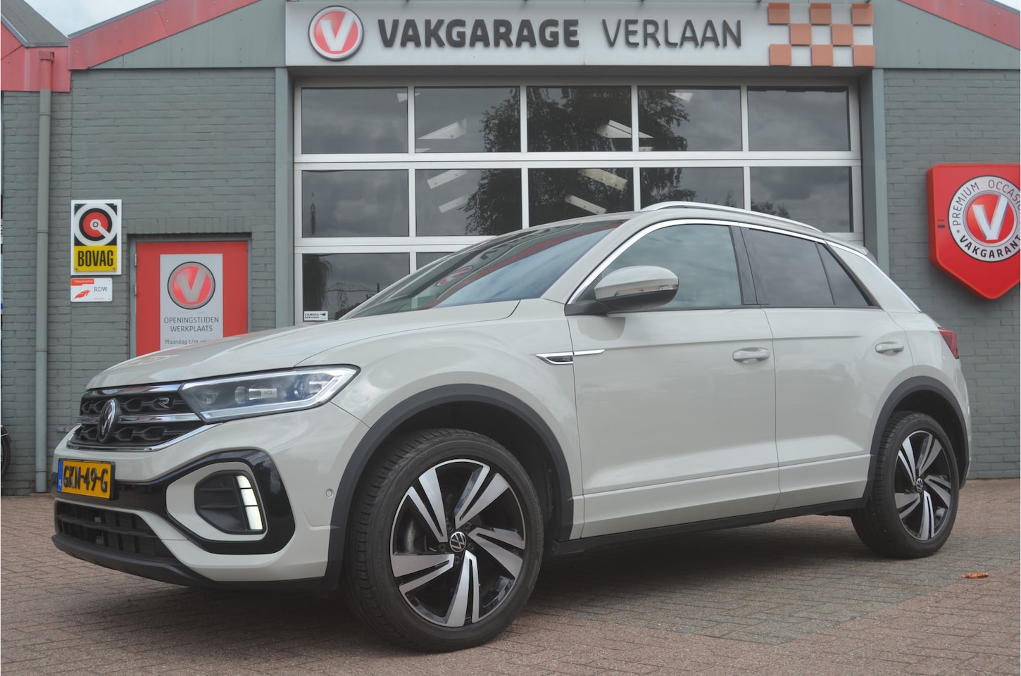 Volkswagen T-Roc - 1.5 TSI R-Line IQ led luxe 12 mnd. gar. - AutoWereld.nl