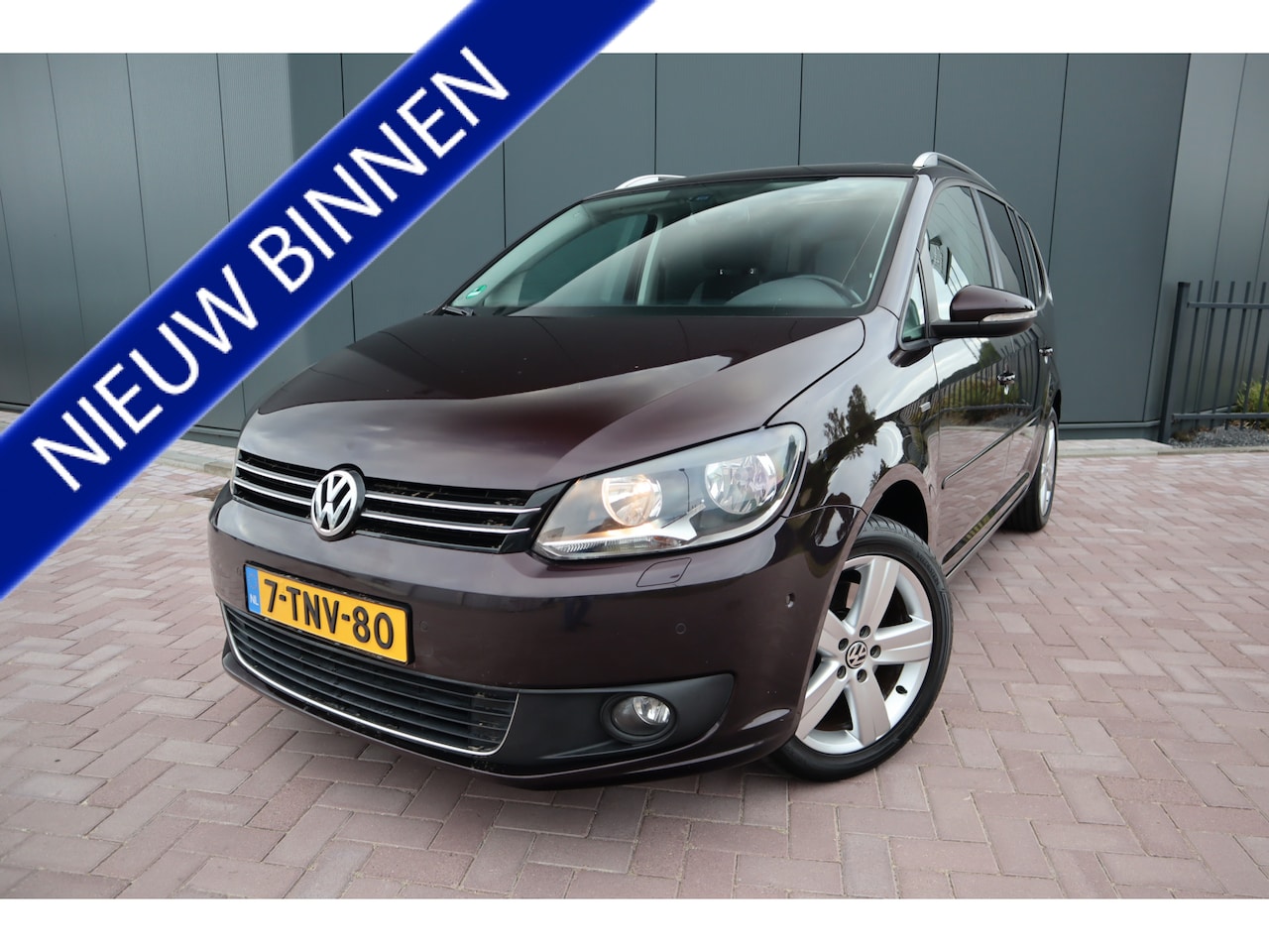 Volkswagen Touran - 1.4 TSI Comfortline Life 7p. Automaat Panoramadak Stoelverwarming Navigatie Trekhaak  Etc. - AutoWereld.nl