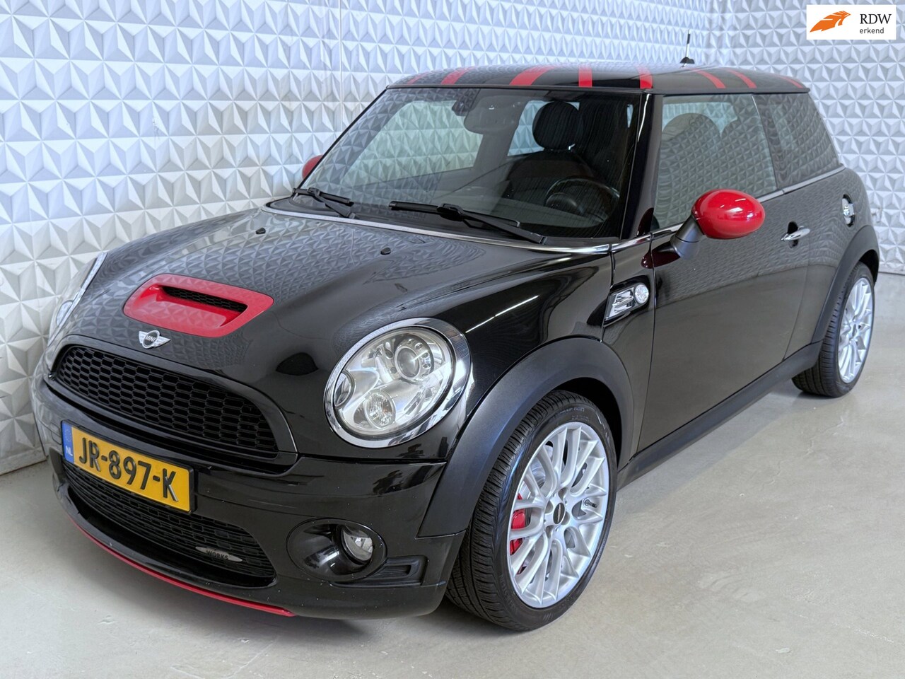 MINI 3-Deurs - 1.6 John Cooper Works met 155PK / 211PK! (2010) - AutoWereld.nl