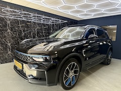 Lynk & Co 01 - 1.5 / Pano / CarPlay / Navi / Stoelverwarming/360 cam