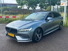 Volvo V60 - 2.0 T8 390PK Recharge AWD R-Design Panodak LED Trekhaak 19inch
