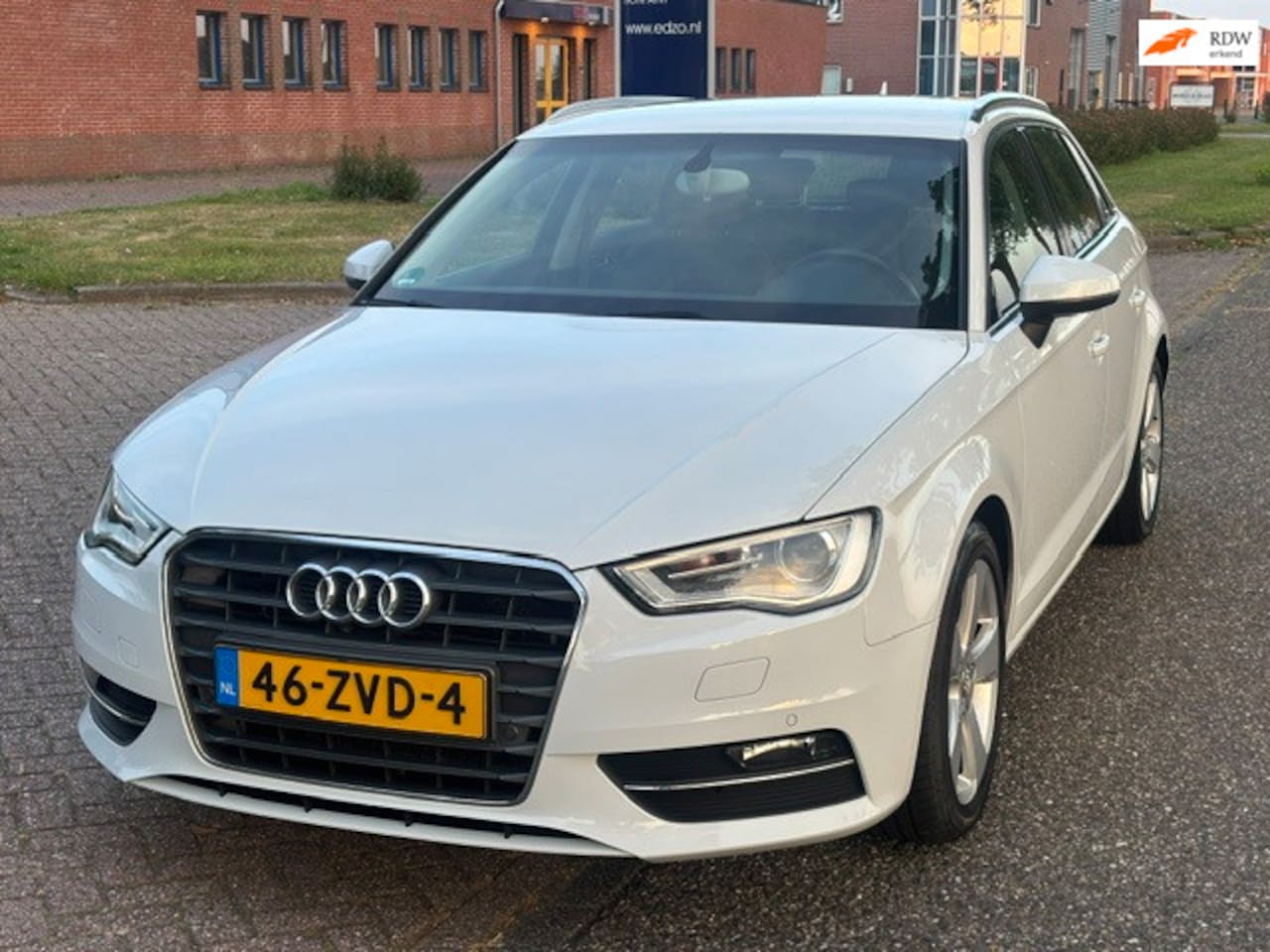Audi A3 Sportback - 1.4 TFSI Ambition Pro Line plus ECC BlueTooth Navi full map LMV 17" Cruise Bi-xenon ESP Sp - AutoWereld.nl