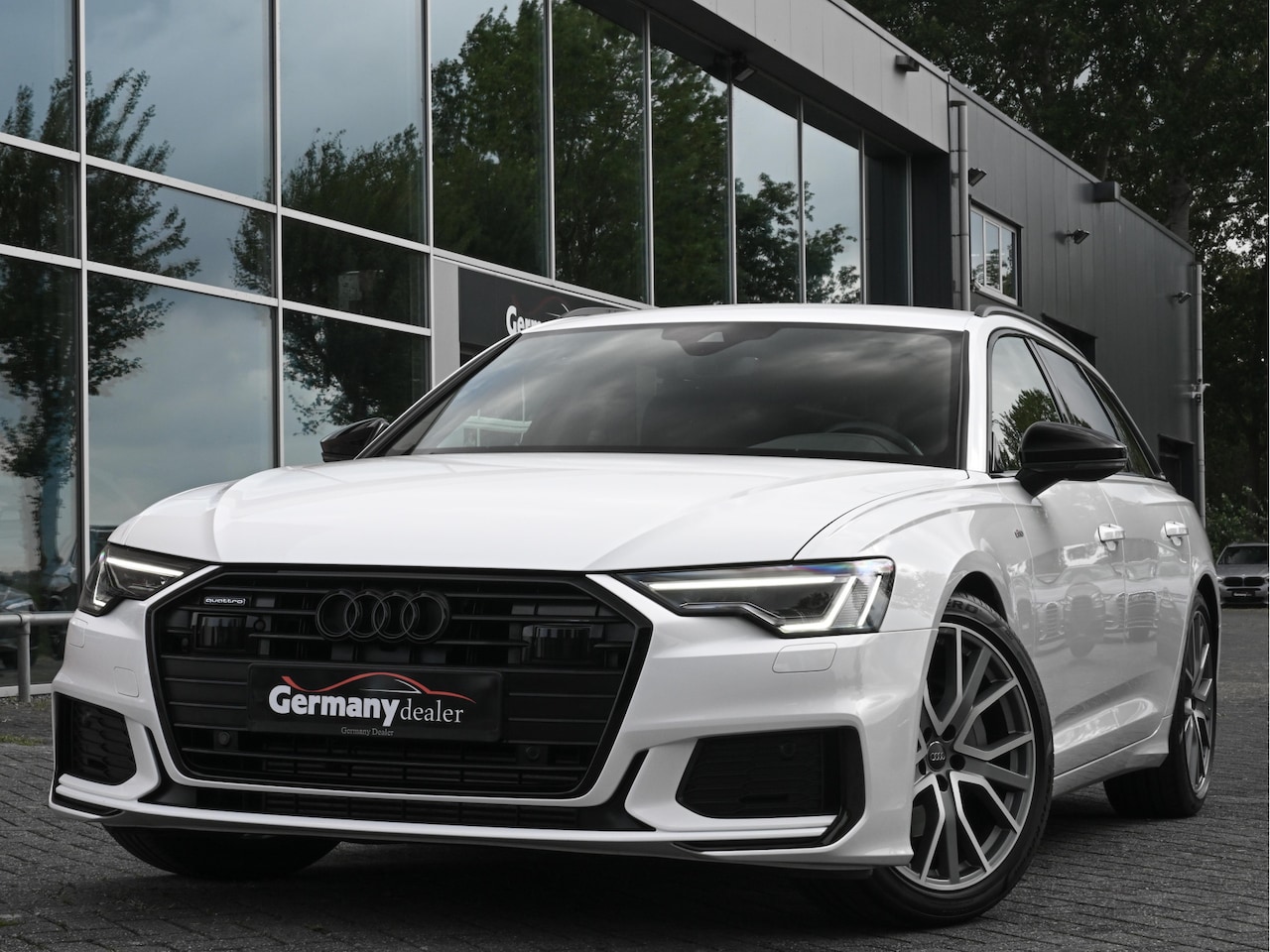 Audi A6 Avant - 45TFSI 245pk Quattro S-Line Standk M-Led B&O-Audio 20-Inch El.Trekh ACC Lane-assist - AutoWereld.nl
